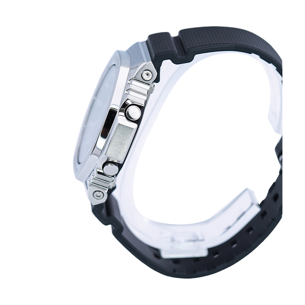 Jam Tangan Casio G-Shock GM-2100-1A Men CasiOak Metal Covered Grey Analog Digital Dial Black Resin Band