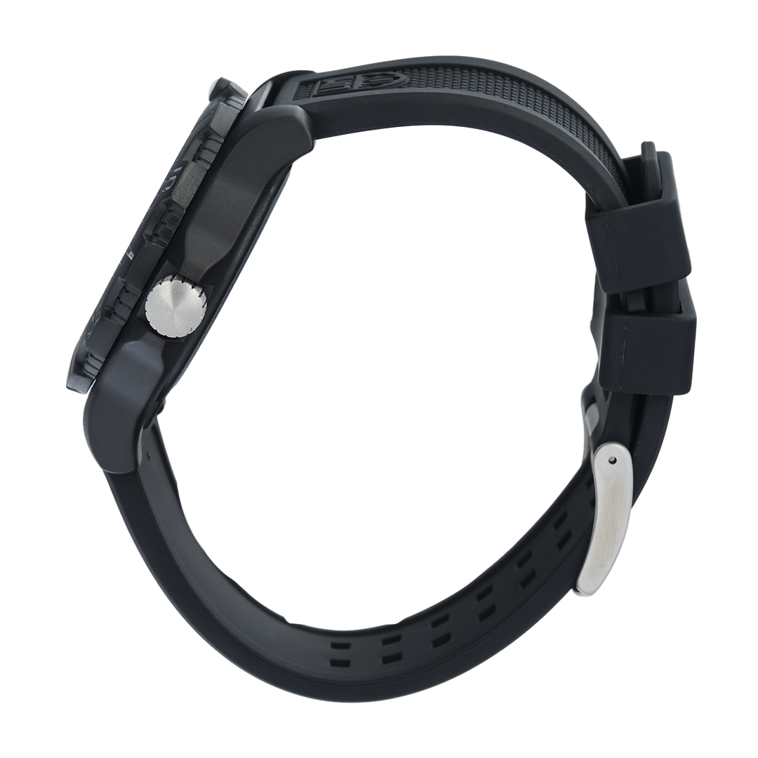 Jam Tangan LUMINOX Manta Ray CARBONOX™ L-2032 Men Black Dial Black Rubber Strap