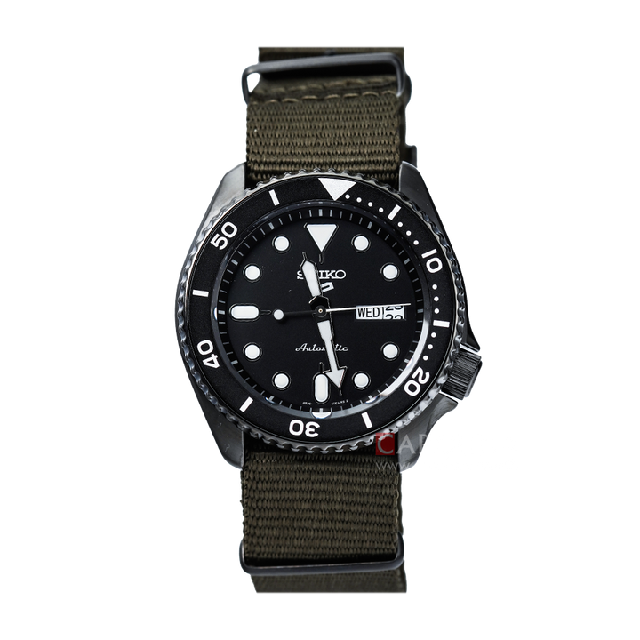 Jam Tangan Seiko 5 Sports SRPD65K4 Men SKX Sports Style Automatic Black Dial Green Nylon Strap